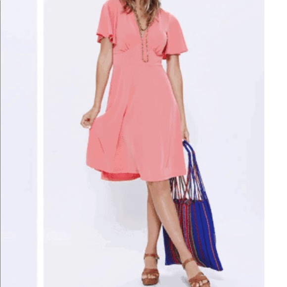 Gilli Dresses & Skirts - Gilli Coral Short Sleeve Dress